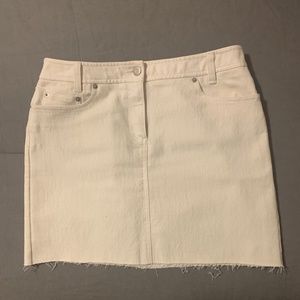 Ann Taylor LOFT stretch denim white skirt (size 6)